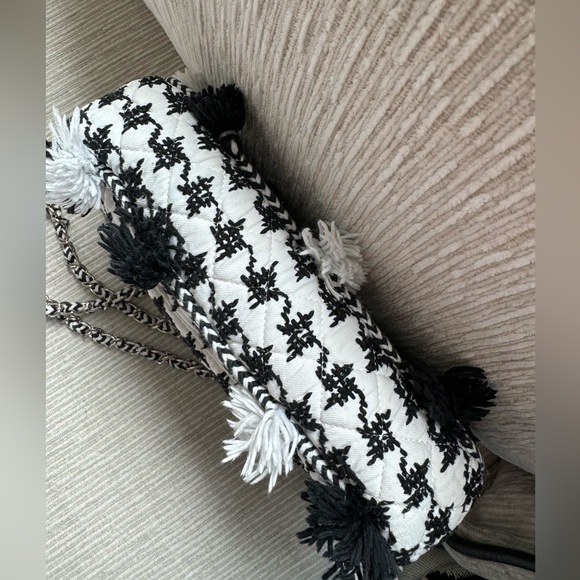 Chanel Dubai Embroidered Flap Bag 2015 Cruise - Picture 13 of 14